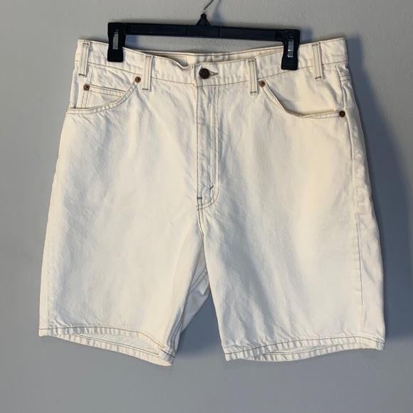 Levi's Pants - Vintage orange tab Levi white jean 550 shorts 36
